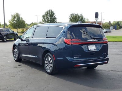 2024 Chrysler Pacifica Hybrid Select