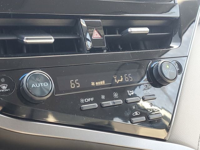2024 Toyota Camry Hybrid XLE